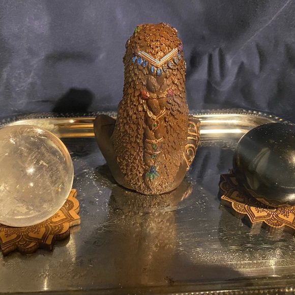 Gaia goddess statue, alter deity, - Picture 4 of 4